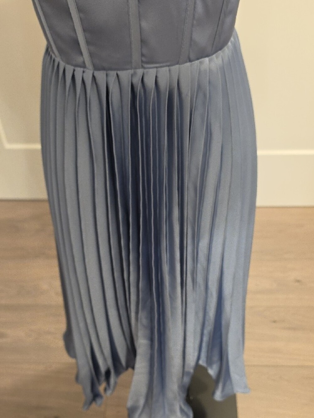 Azazie brand Dusty Blue Pleated Midi Dress with pleated bottom size 4 NWTS - Picture 4 of 9